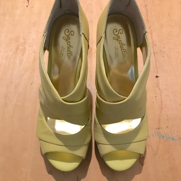 Chartreuse Seychelles Wedges - Picture 2 of 3